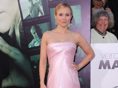 Ups, Kristen Bell Alami Wardrobe Malfunction di Premier 'Veronica Mars'!